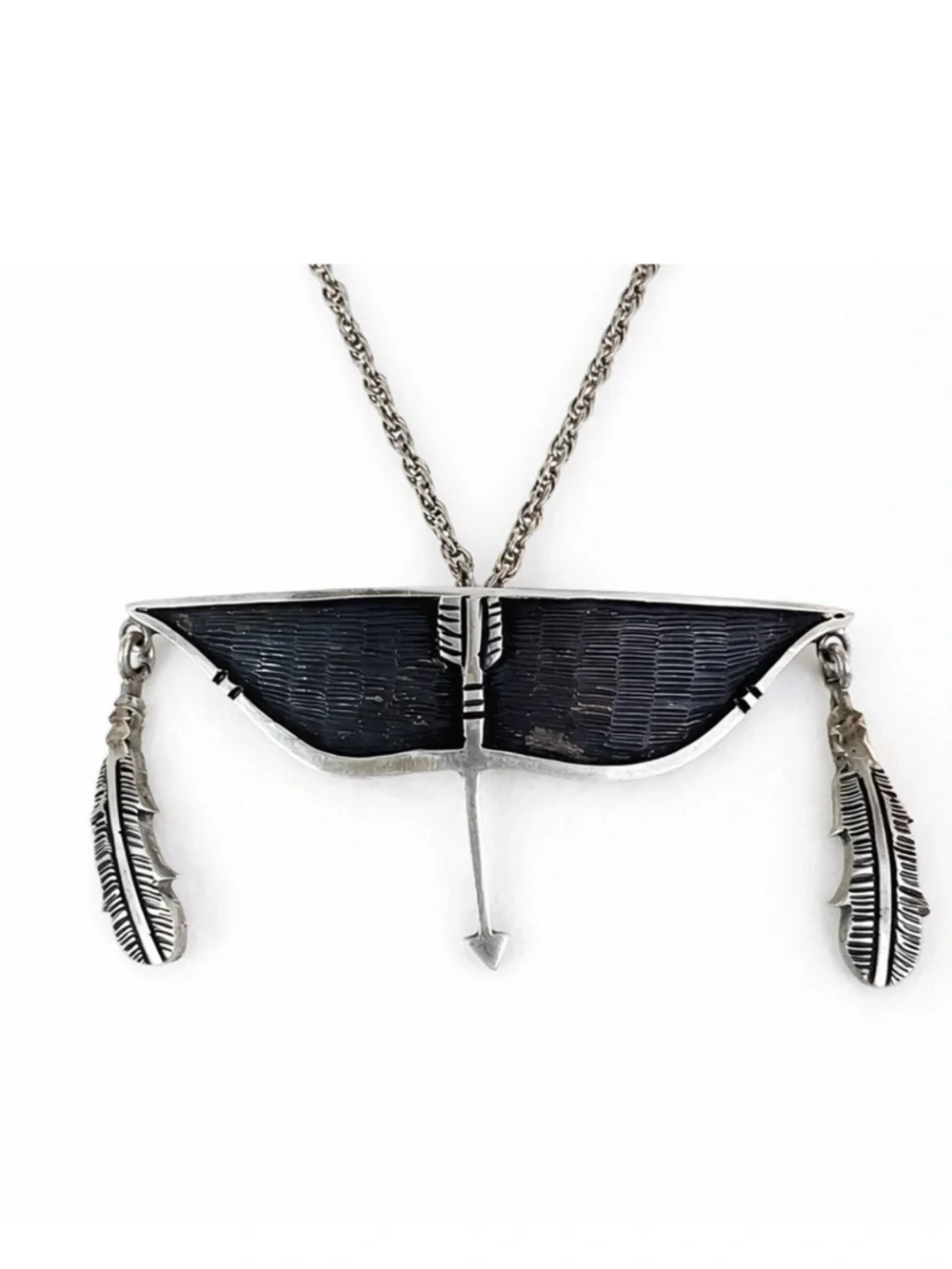 NATIVE AMERICAN STERLING SILVER COLLAR NECKLACE SIGNED BOW ARROWS FEATHERS